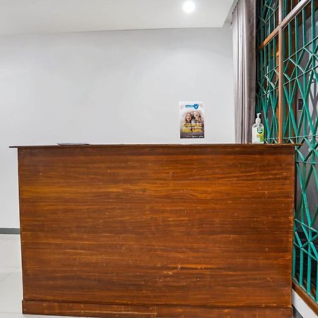 Oyo 90891 Parang Kusumo Residence Krembangan Exterior foto