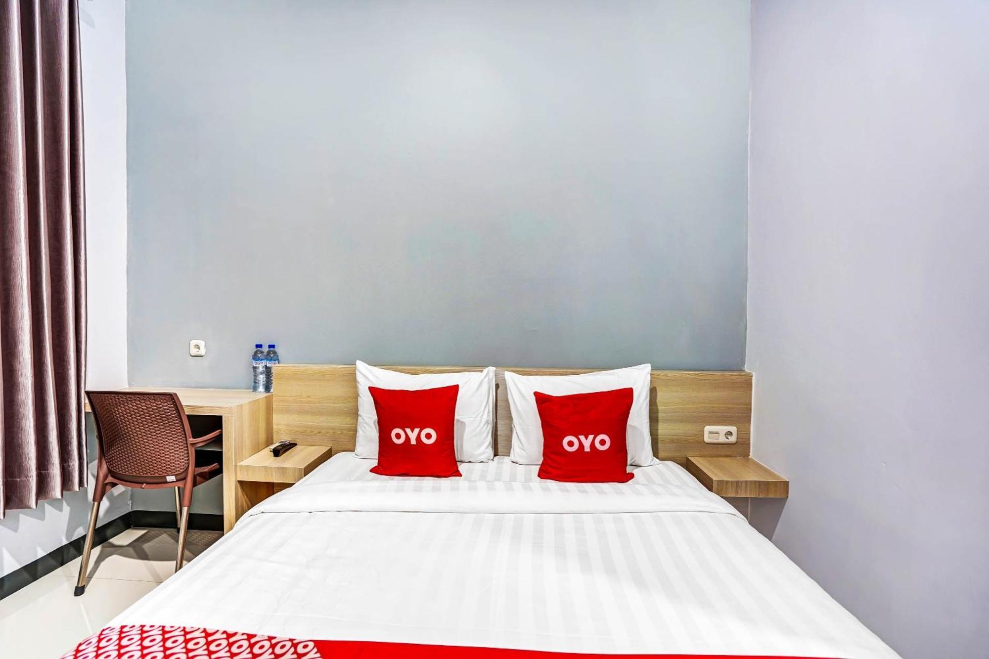 Oyo 90891 Parang Kusumo Residence Krembangan Exterior foto